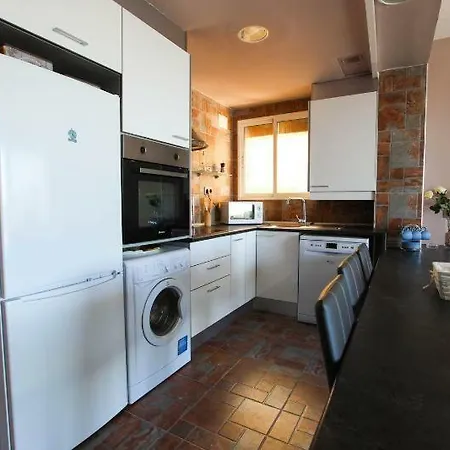 Eila Apartment *